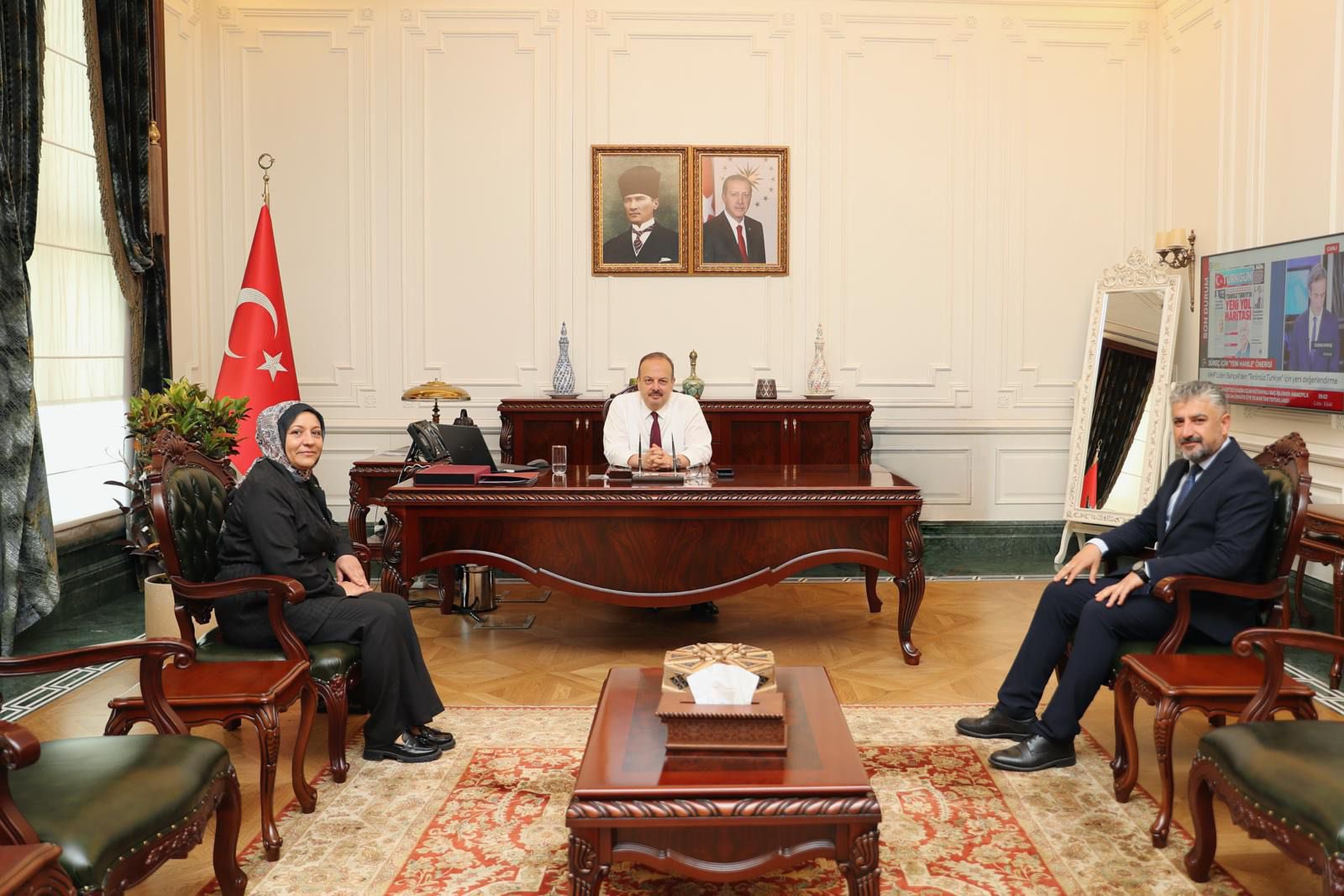 Vali Canbolat, İzmir Sosyal Hizmetler Müdürü'nü kabul etti