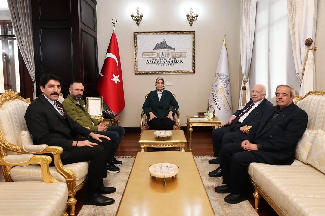 Vali Doç. Dr. Kübra Güran Yiğitbaşı, Afyonkarahisar Yaş Sebze ve Meyve Komisyoncuları Başkanı Ali Çiloğlu'nu Kabul Etti