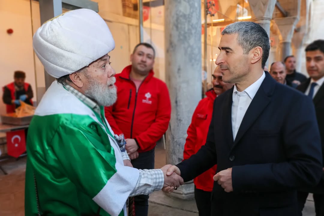 Vali Dr. Naci Aktaş'tan İftar Paylaşımı: İmaret Camii'nde Buluştular