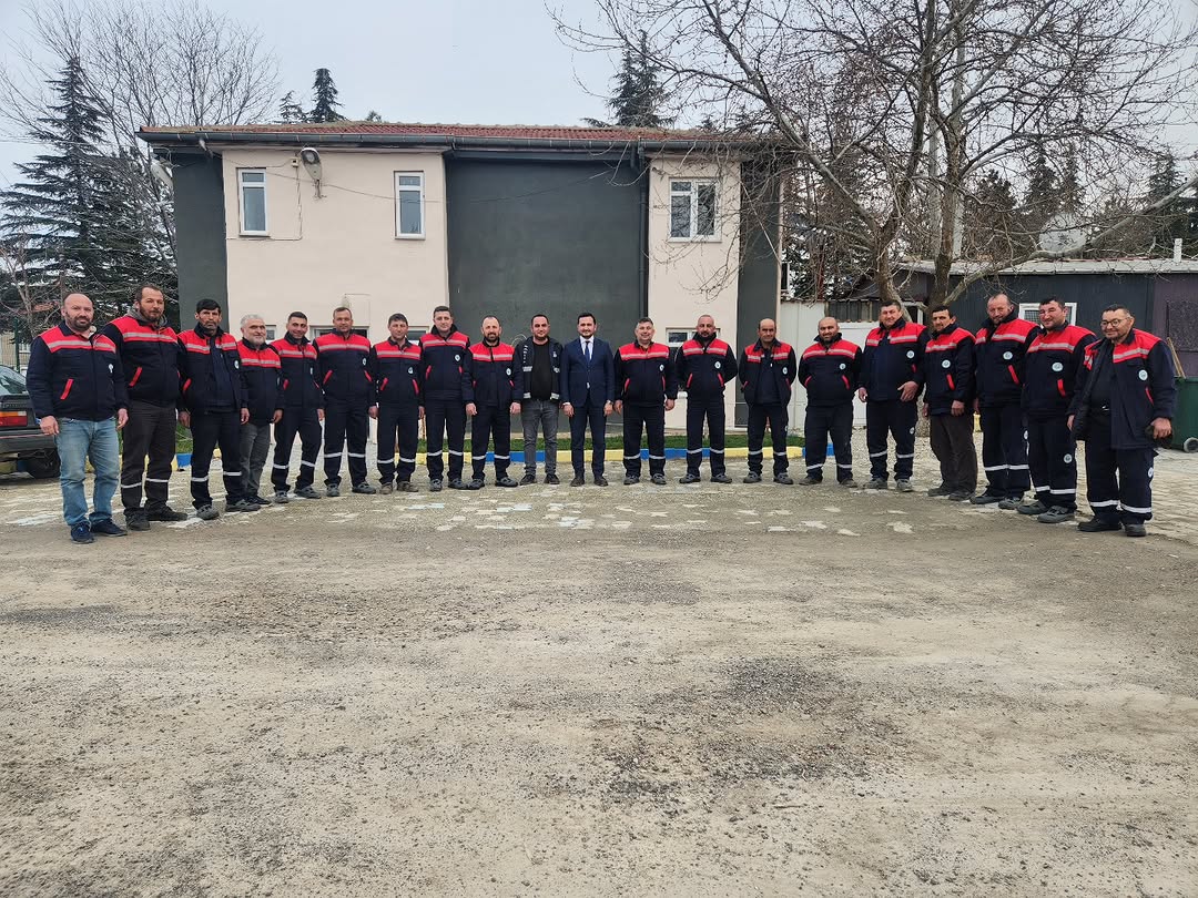 YeşilÇiftlik Belediyesi Saha Emekçilerine Koruyucu Kıyafet Desteği Sağlıyor