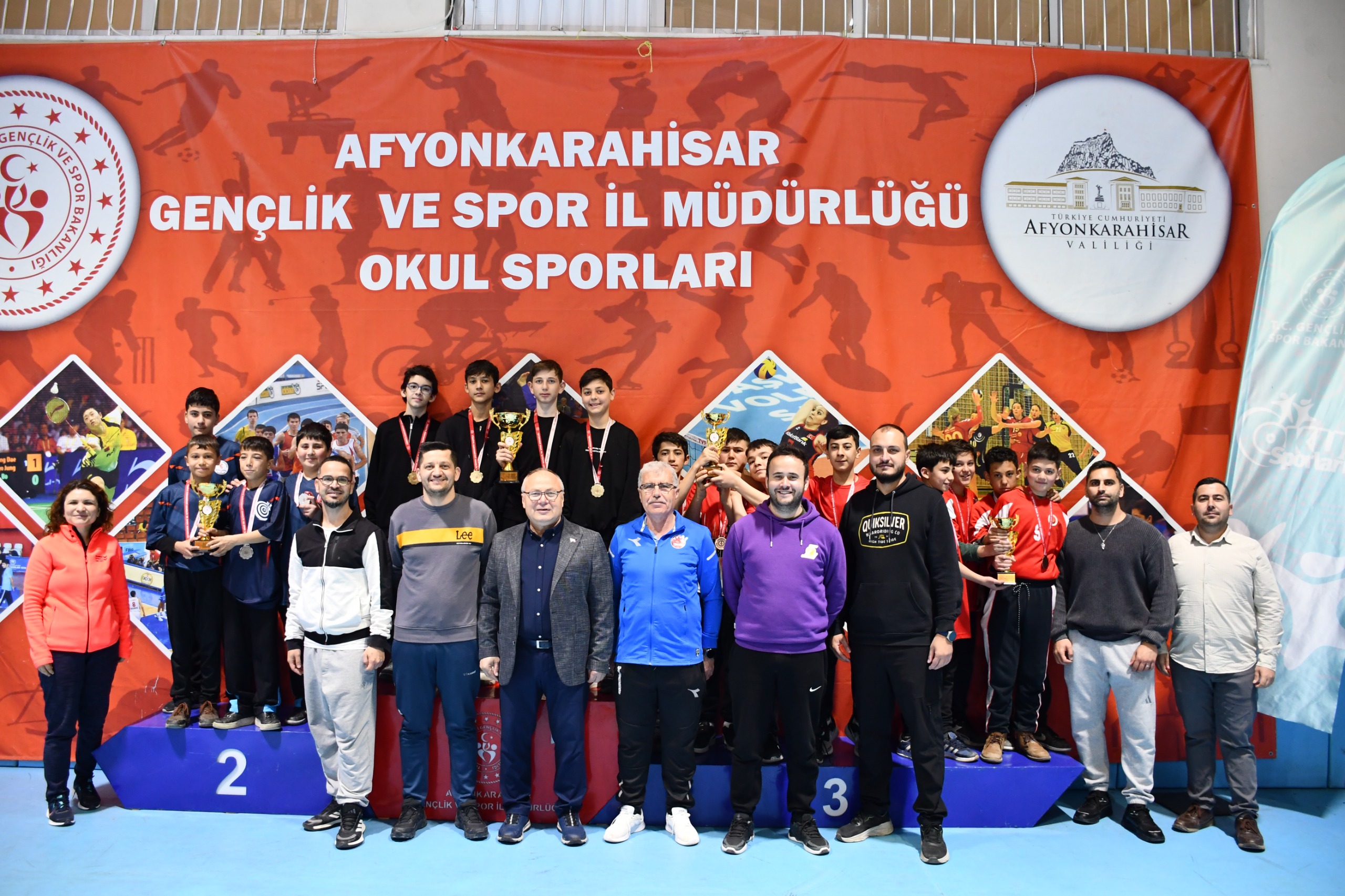 Yıldız Erkekler Dart’ta Şampiyon Şehit Ömer Halisdemir Ortaokulu