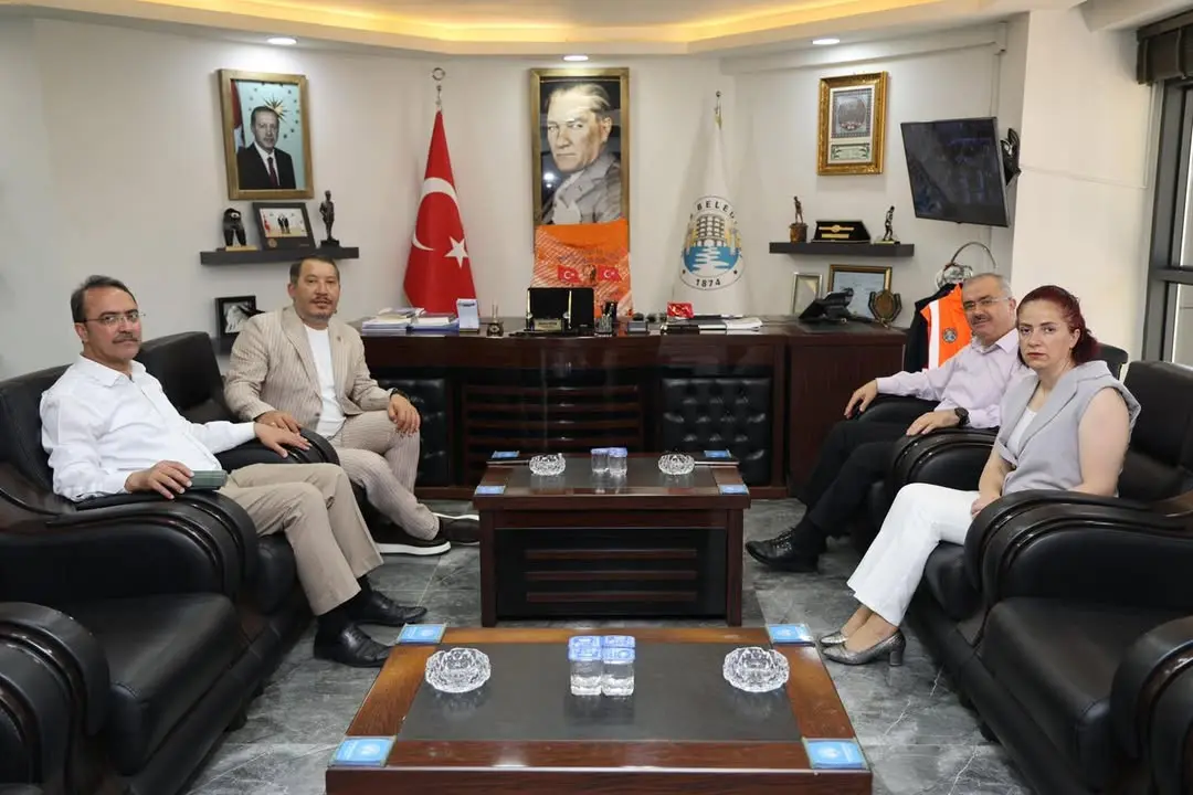 Afyonkarahisar Aile ve Sosyal Hizmetler İl Müdürü, Dinar Belediye Başkanı Veysel Topçu'yu Ziyaret Etti