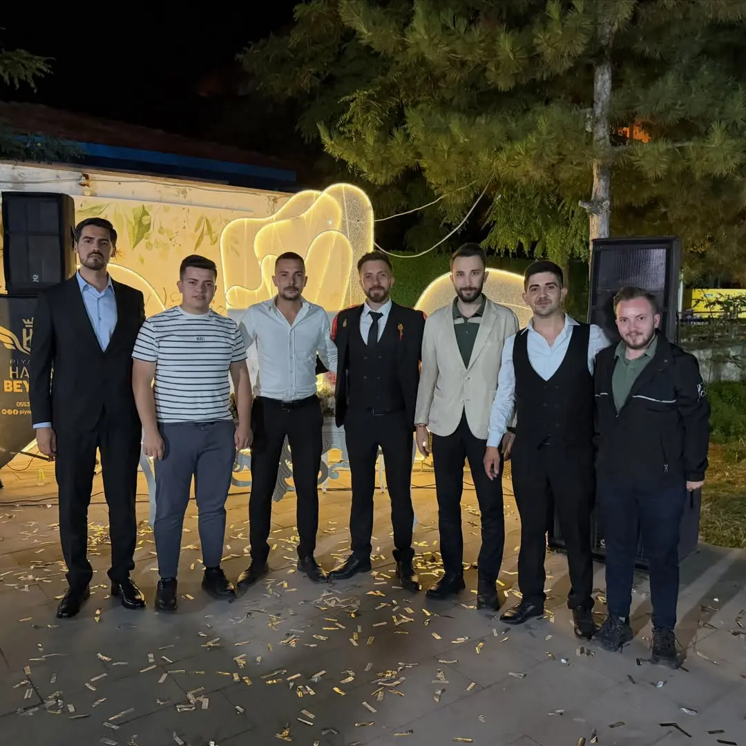 Ak Parti Afyonkarahisar İl Gençlik Kolları Başkan Yardımcıları Düğün Cemiyetinde Buluştu