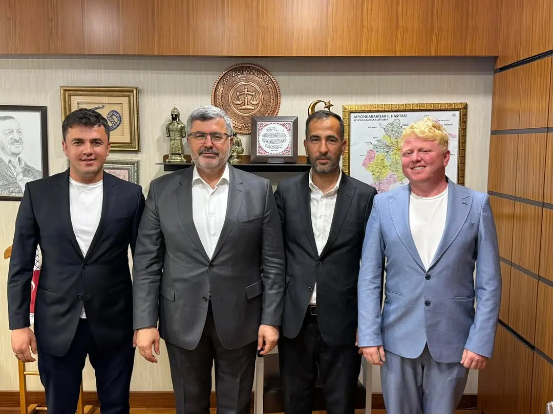 Ak Parti Afyonkarahisar Milletvekili Ali Özkaya'dan Önemli Ziyaret: Sinanpaşa Güney Belediye Başkanı Ali Baran ve Heyeti Gazi Meclis'te Ağırlandı