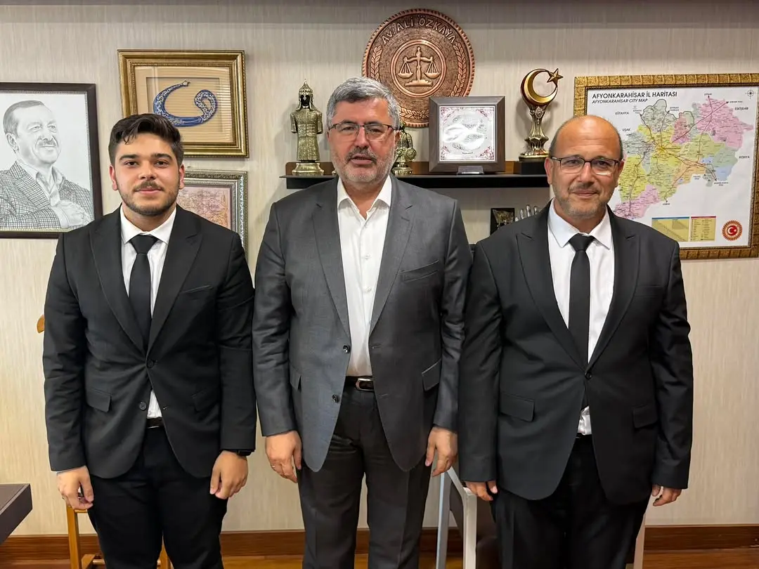 Ak Parti Milletvekili Ali Özkaya, Afyonkarahisarlı Hemşehrilerini Gazi Meclis'te Ağırladı