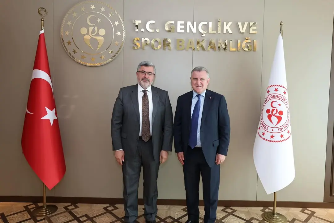 Gençlik ve Spor Bakanı Osman Aşkın Bak'ı Ziyaret Edildi