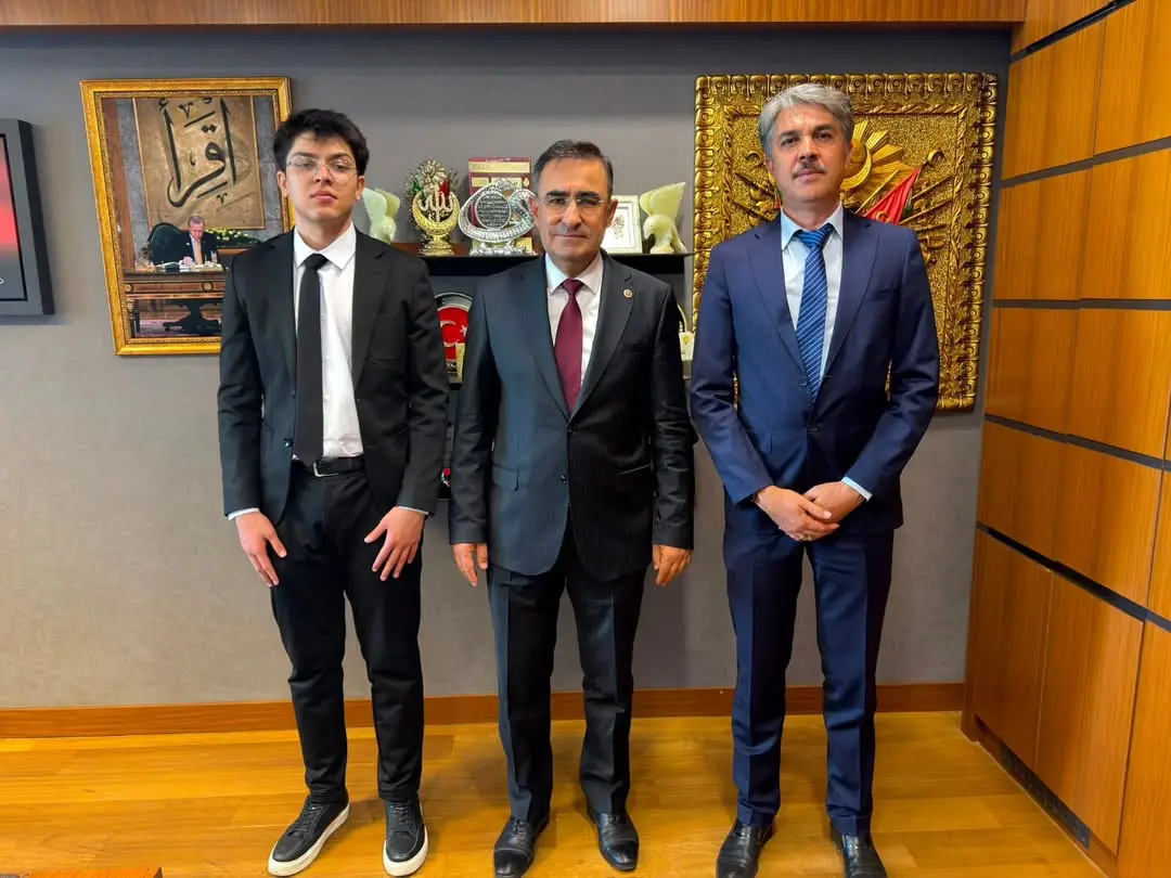 Hocalar Hastane Müdürü ve Oğlu Gazi Meclisinde Ağırlandı