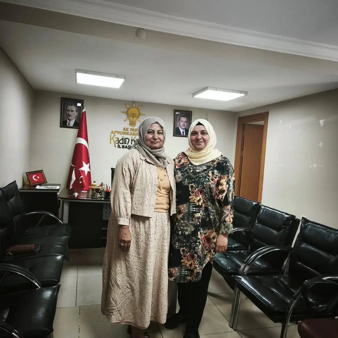 Manisa İl Kadın Kolları'ndan Ziyaret: Sayın Muazzez Koç İl Kadın Kollarını Ziyaret Etti