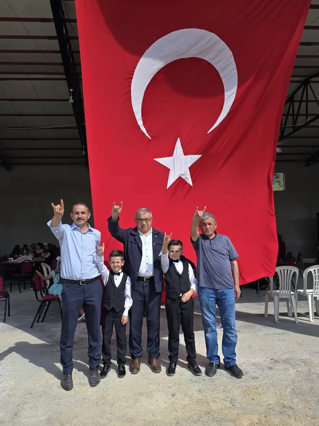 Şuhut Belediye Başkanı Muhuttin Özaşkın, İbrahim Yıldız'ın Evlatlarının Sünnet Düğününe Katıldı