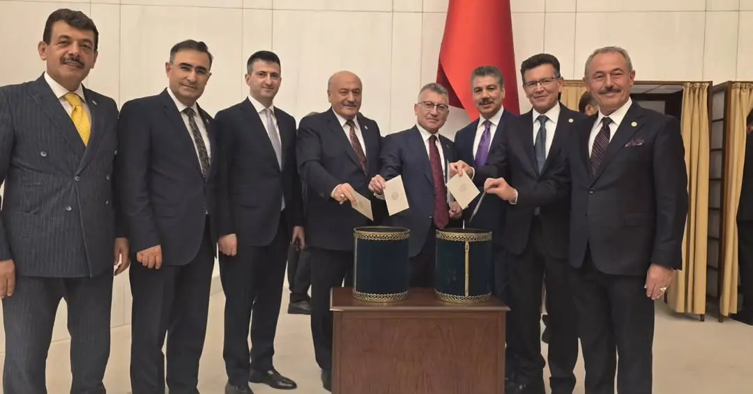 TBMM Genel Kurulu'nda Sayıştay Başkanlığına Seçilen Metin Yener'i Tebrik Edildi