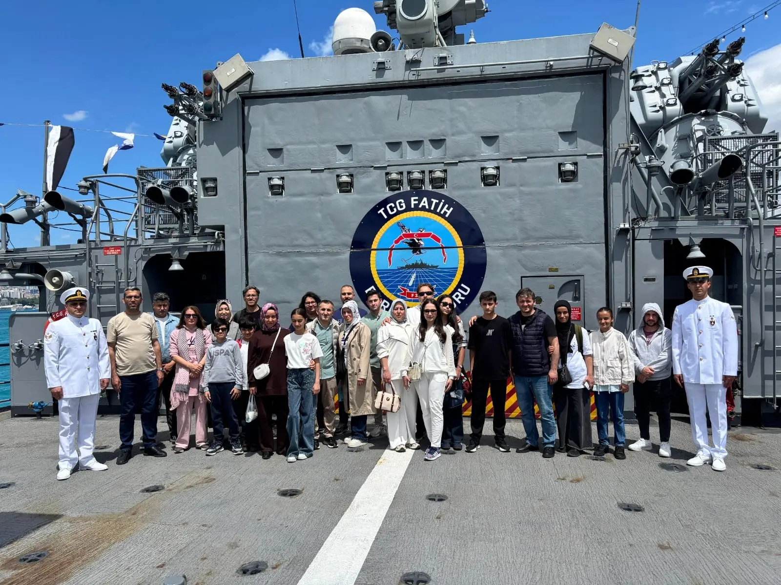TCG Fatih, İstanbul'da liman ziyareti gerçekleştirdi