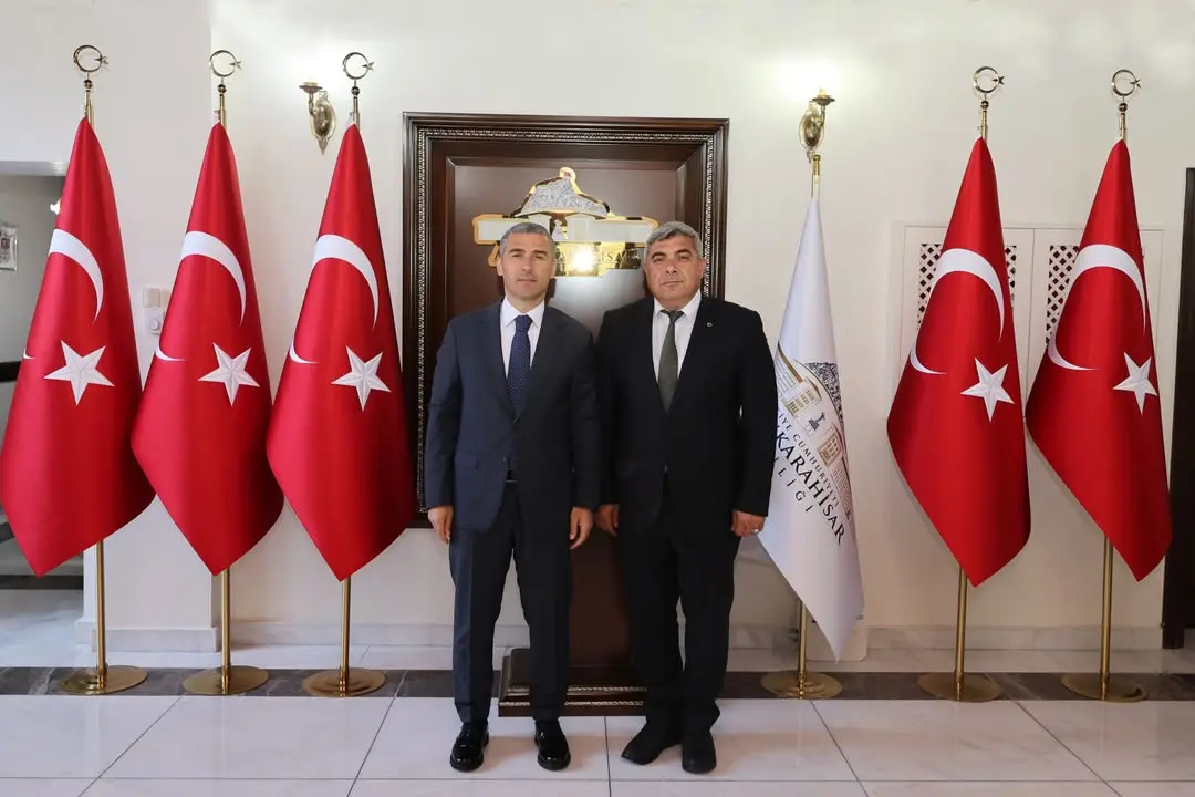 Valimiz Sayın Dr. Naci Aktaş, İl Millî Eğitim Müdürümüz Miraç Sünnetci'yi Kabul Etti