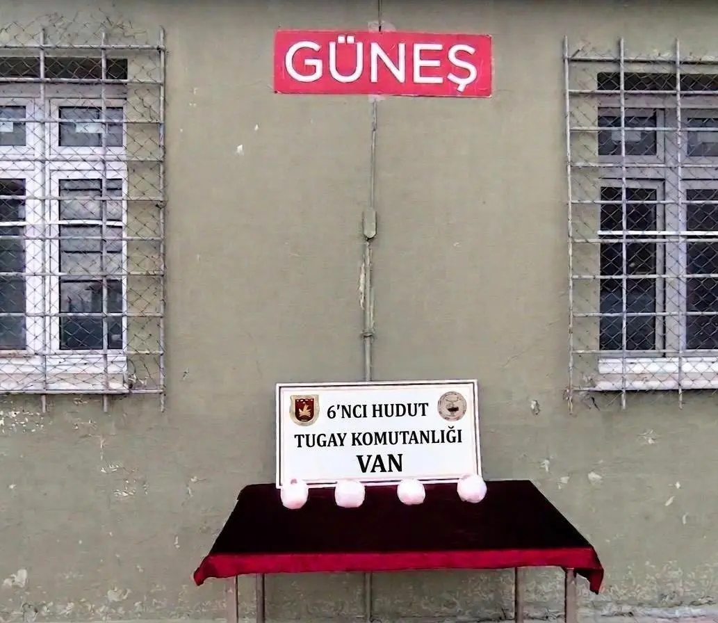 Van sınırında 4,236 gram uyuşturucu ele geçirildi