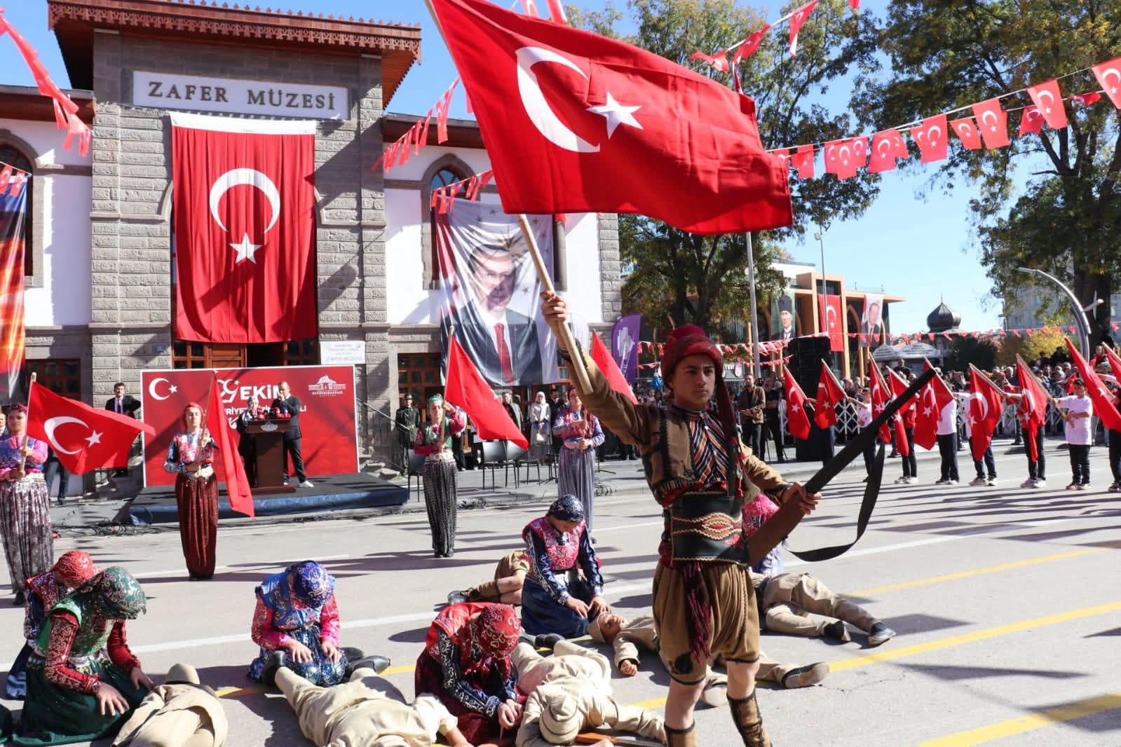 Afyonkarahisar da 29 Ekim Cumhuriyet Bayramı Coşkuyla Kutlandı