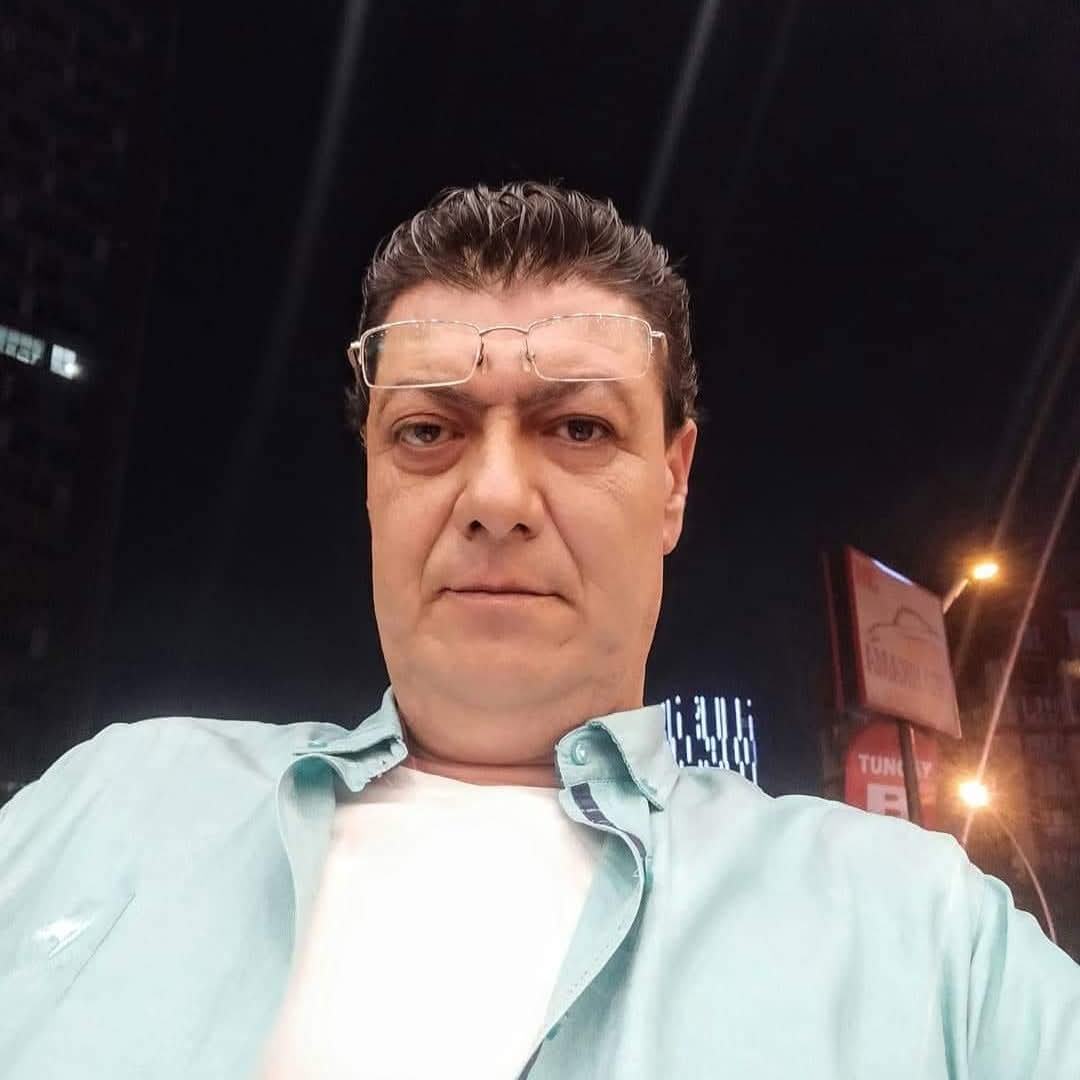 Afyon Lisesi 1985 Mezunları 40 Yıl Sonra Aynı Sıralarda Buluşacak