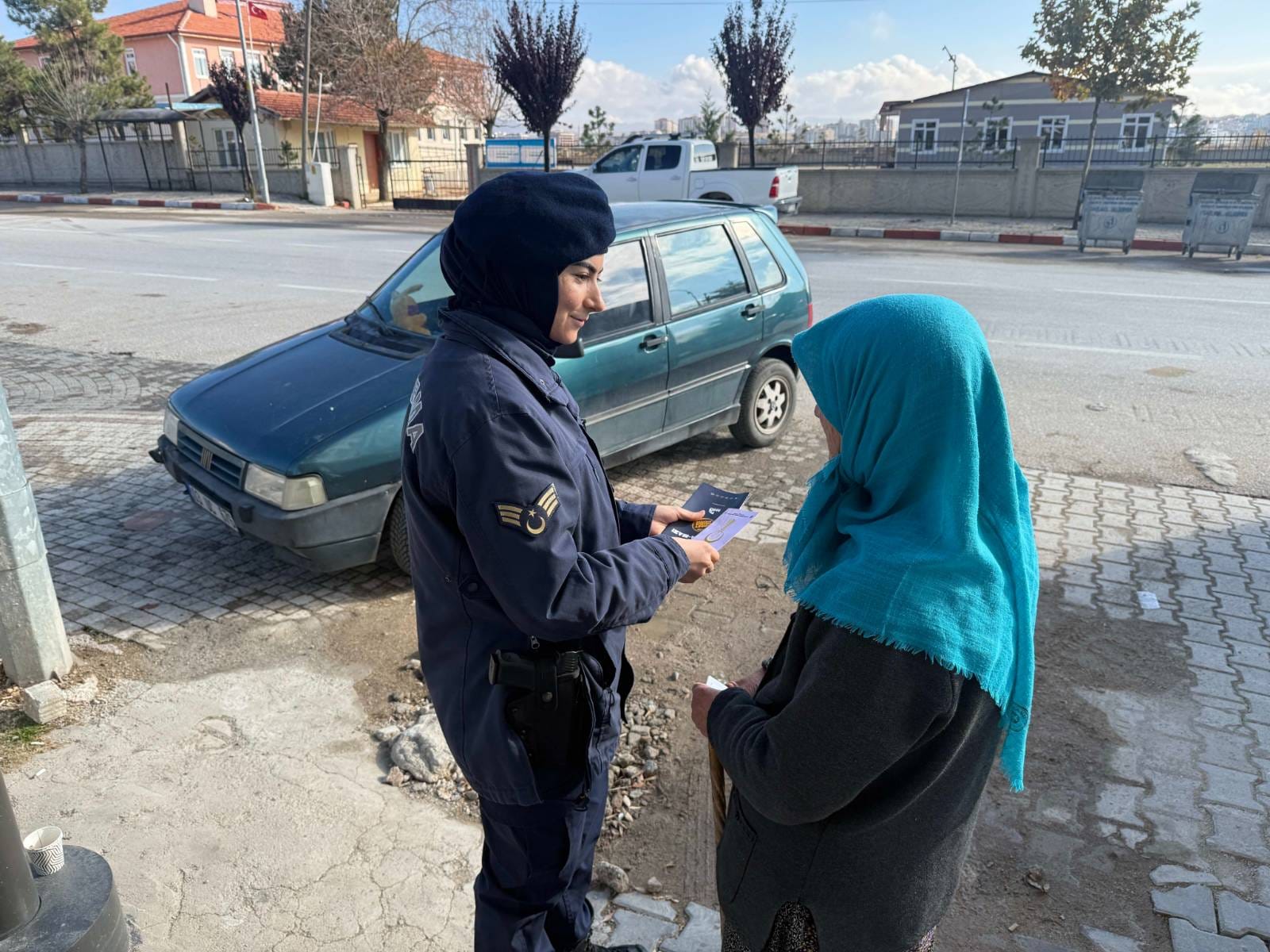 Afyonkarahisar Jandarmasından KADES Bilgilendirmesi