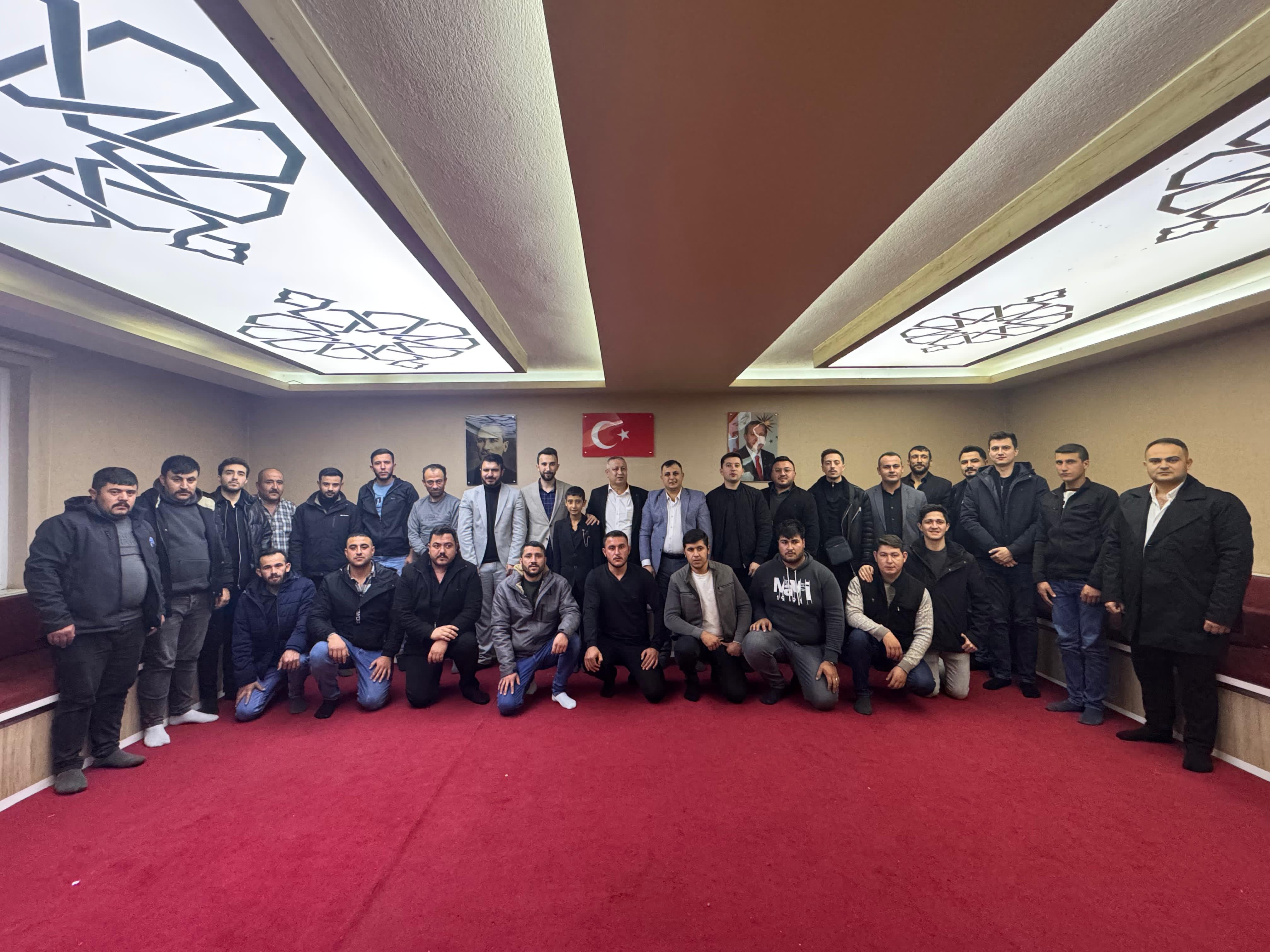 AK GENÇLİK’TEN BELDELERE ÇIKARMA