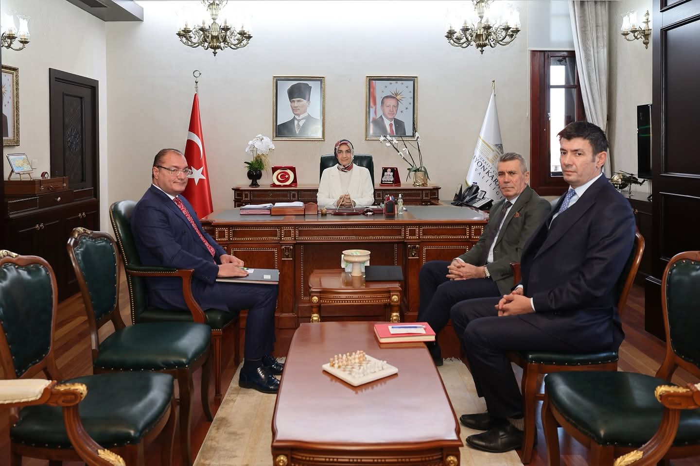 Vali Yiğitbaşı Başkanlığında Kurum Çalışmaları Değerlendirme Toplantısı Yapıldı