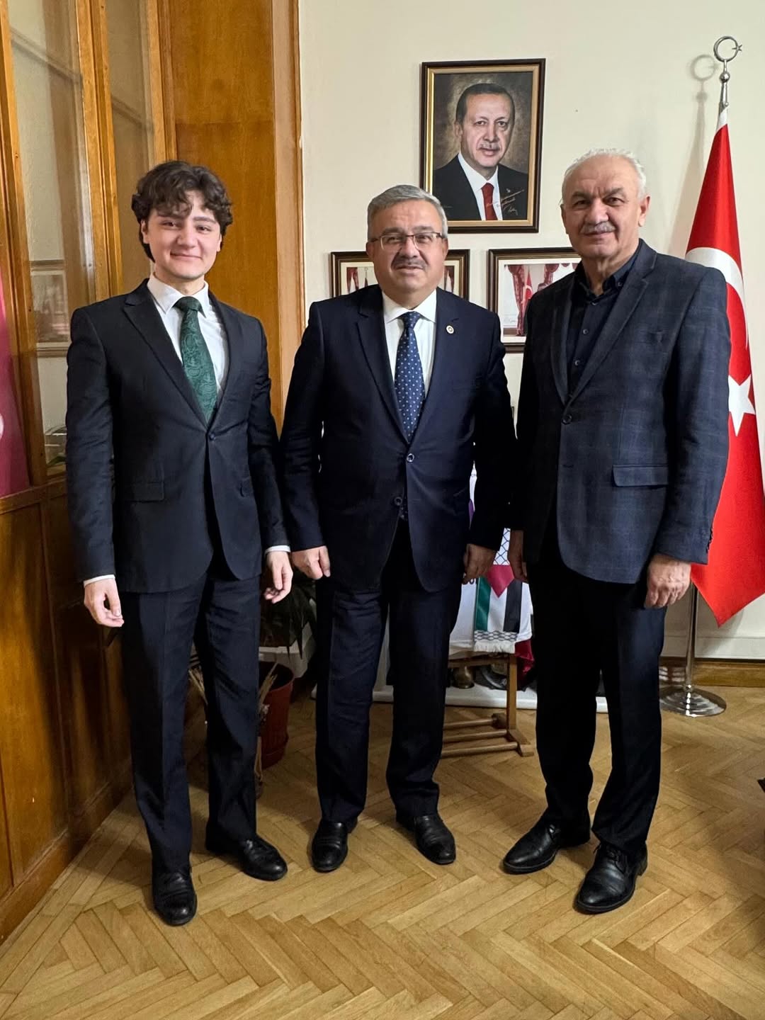 TBMM Başkanlık Divanı Katip Üyesi İbrahim Yurdunuseven'den Mehmet Şenbabaoğlu ve Oğuzhan Bahadır Arı'ya Teşekkür