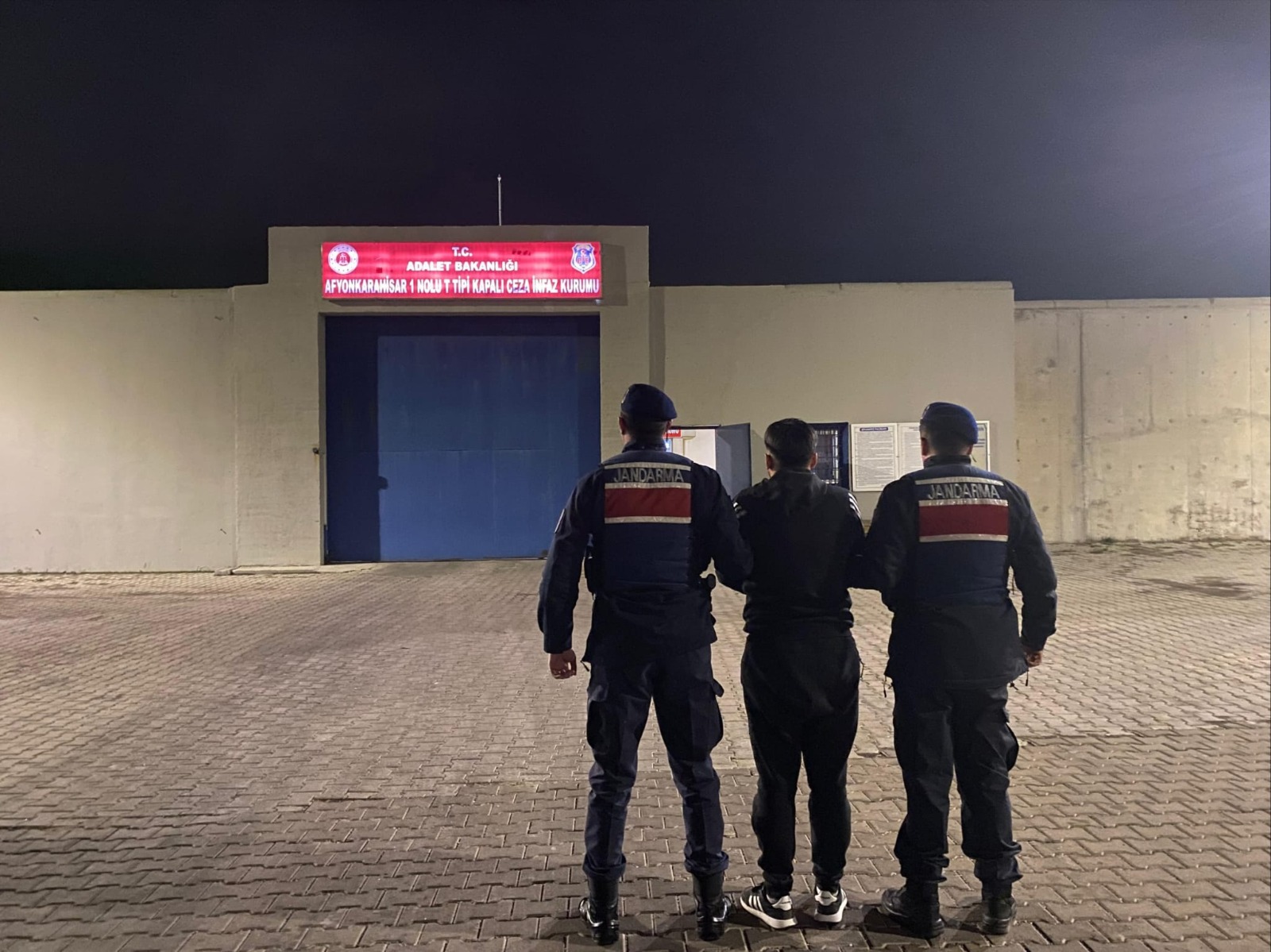 Sinanpaşa da Uyuşturucu Operasyonu