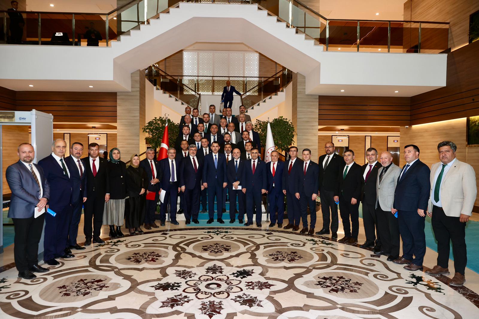 AK PARTİ HEYETİNDEN BAKAN MURAT KURUM’A ZİYARET GERÇEKLEŞTİRİLDİ